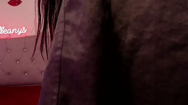 Snapshot of Alleanys_Cristal chatting on 09/10/25, 02:50 Alleanys Cristal online show from 09/10/25, 02:50