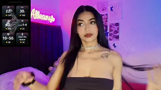 Snapshot of Alleanys_Cristal chatting on 01/06/26, 08:12 Alleanys Cristal online show from 01/06/26, 08:12