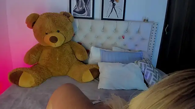 Snapshot of taylor-sexyy chatting on 03/26/26, 05:35 taylor-sexyy online show from 03/26/26, 05:35