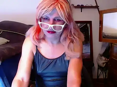Snapshot of LorenJade chatting on 05/17/26, 10:33 LorenJade online show from 05/17/26, 10:33