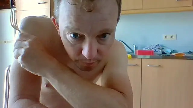 Snapshot of bertolini chatting on 06/18/26, 09:09 bertolini online show from 06/18/26, 09:09