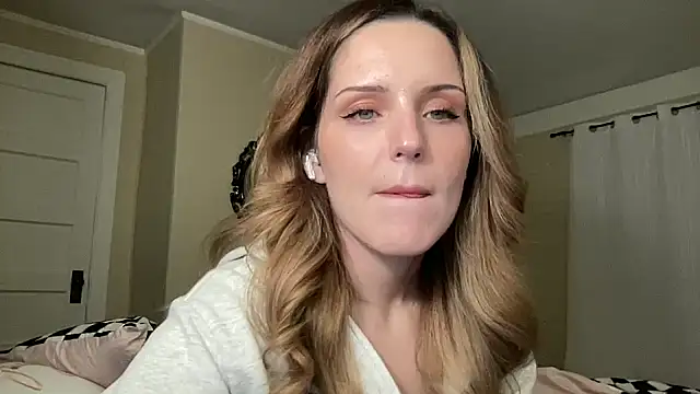 Snapshot of sexylilly69 chatting on 04/29/26, 12:37 sexylilly69 online show from 04/29/26, 12:37