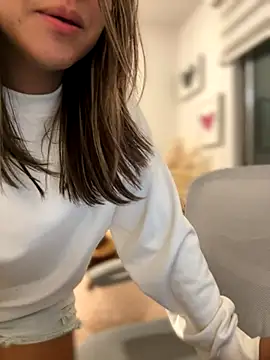 Snapshot of Zarah_Blare chatting on 09/19/25, 03:52 Zarah Blare online show from 09/19/25, 03:52