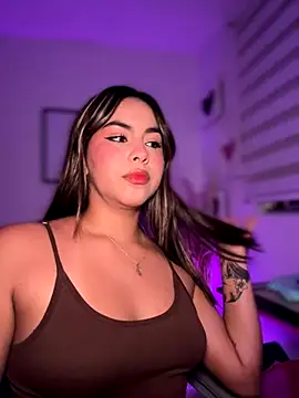 Snapshot of Zarah_Blare chatting on 11/13/25, 03:27 Zarah Blare online show from 11/13/25, 03:27