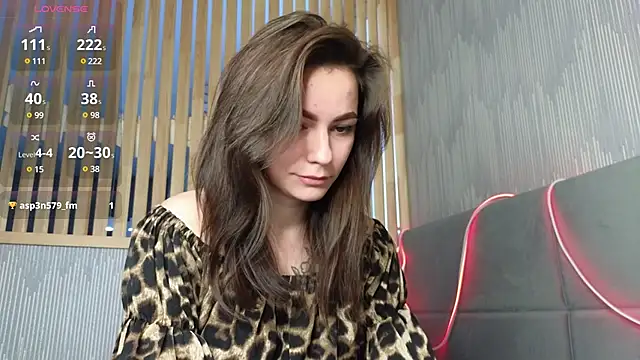 girl with snaketatto0 online show from 02/12/25, 04:12