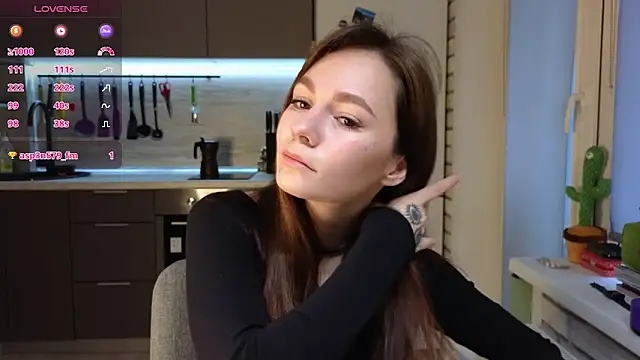 girl with snaketatto0 online show from 03/23/25, 03:54