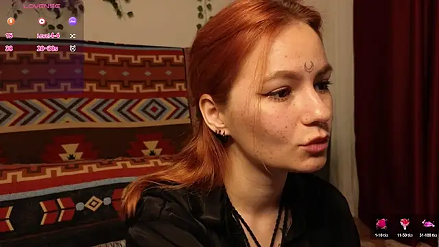 girl with snaketatto0 online show from 12/14/25, 01:55