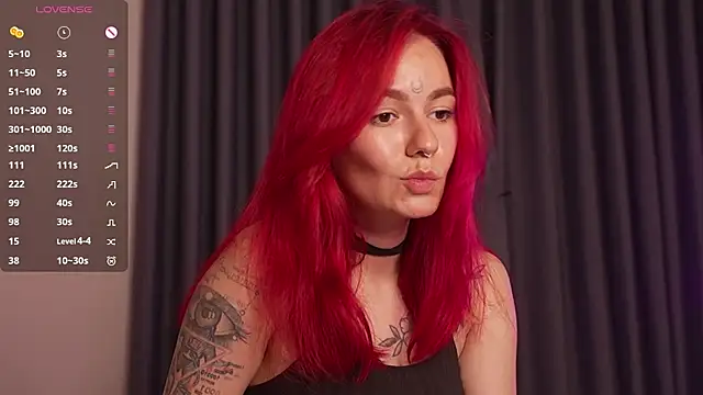 Snapshot of girl_with_snaketatto0 chatting on 02/19/26, 02:51 girl with snaketatto0 online show from 02/19/26, 02:51