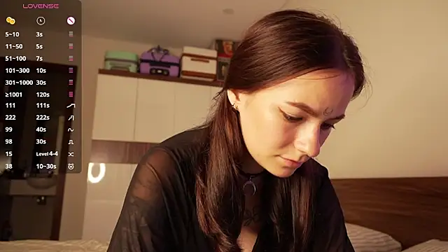 girl with snaketatto0 online show from 06/13/26, 03:15