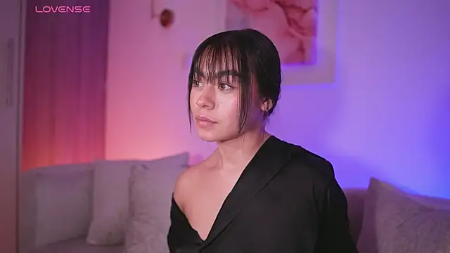 Snapshot of GigiLee_ chatting on 02/11/25, 08:05 GigiLee online show from 02/11/25, 08:05