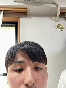 Snapshot of yutaro0211 chatting on 05/28/26, 04:32 yutaro0211 online show from 05/28/26, 04:32