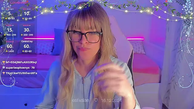 estivalae online show from 12/16/24, 10:34