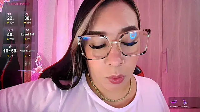 Snapshot of leahtemptation3 chatting on 06/30/26, 08:59 leahtemptation3 online show from 06/30/26, 08:59