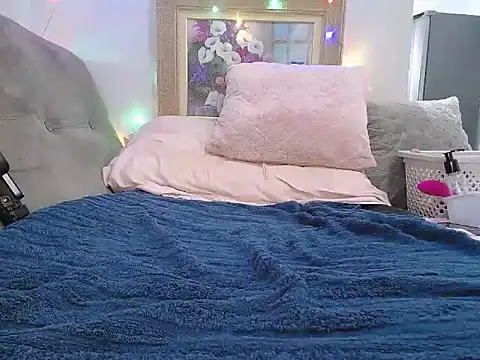 Irresistible24 online show from 02/28/25, 07:35