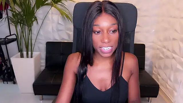 Snapshot of smileybabe chatting on 12/06/24, 08:05 smileybabe online show from 12/06/24, 08:05