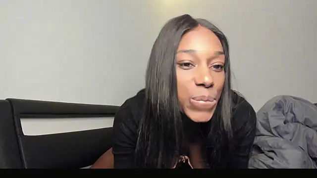 Snapshot of smileybabe chatting on 12/08/24, 01:46 smileybabe online show from 12/08/24, 01:46