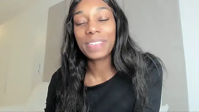 Snapshot of smileybabe chatting on 02/20/25, 04:25 smileybabe online show from 02/20/25, 04:25