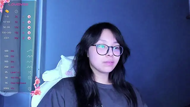 Snapshot of maydaykimmy chatting on 12/18/24, 05:48 maydaykimmy online show from 12/18/24, 05:48