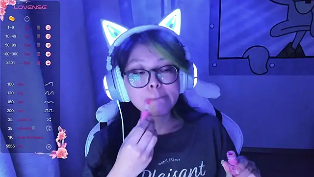 Snapshot of maydaykimmy chatting on 01/15/25, 02:27 maydaykimmy online show from 01/15/25, 02:27