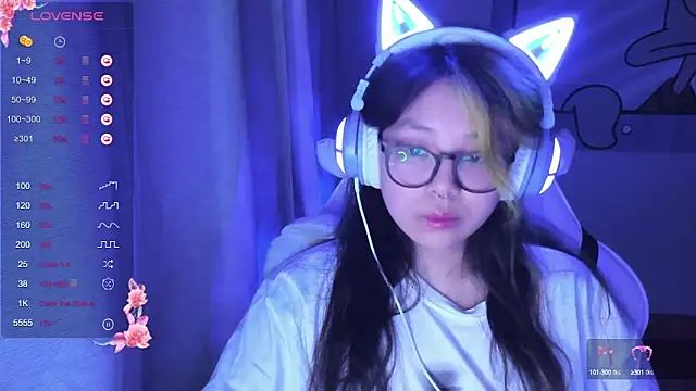 Snapshot of maydaykimmy chatting on 02/08/25, 02:36 maydaykimmy online show from 02/08/25, 02:36