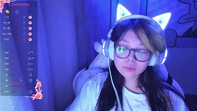 Snapshot of maydaykimmy chatting on 02/12/25, 09:43 maydaykimmy online show from 02/12/25, 09:43