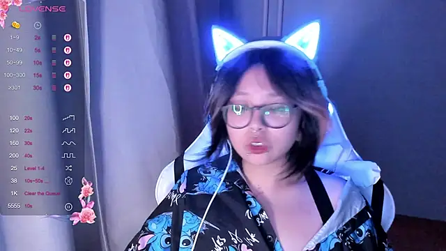 Snapshot of maydaykimmy chatting on 10/27/25, 10:14 maydaykimmy online show from 10/27/25, 10:14