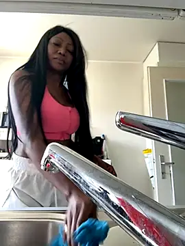 SUUKAM online show from 09/13/25, 09:20