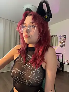 Evangeline Lawrence  online show from 11/05/25, 05:46