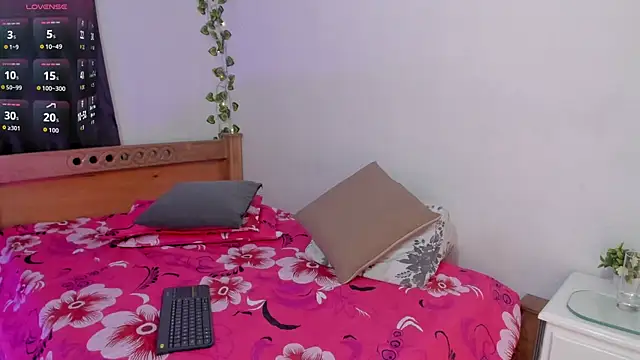 andrea osorio  online show from 03/03/26, 01:06