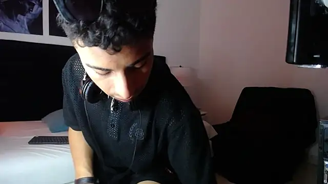 JuanCamiilo 66 online show from 01/08/25, 04:12