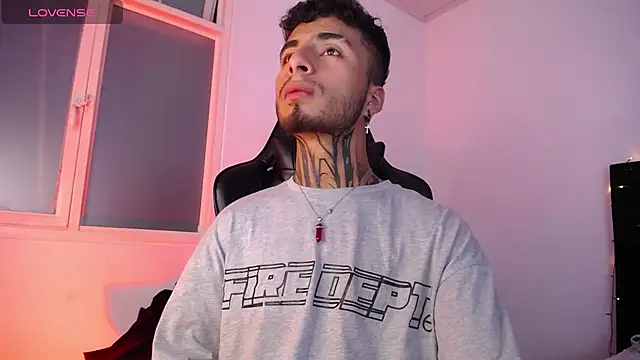 JuanCamiilo 66 online show from 02/18/25, 04:48