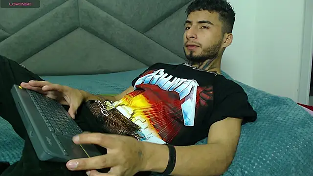 JuanCamiilo 66 online show from 03/10/25, 01:23