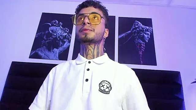 JuanCamiilo 66 online show from 10/10/25, 02:54