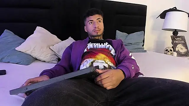 JuanCamiilo 66 online show from 10/26/25, 03:12