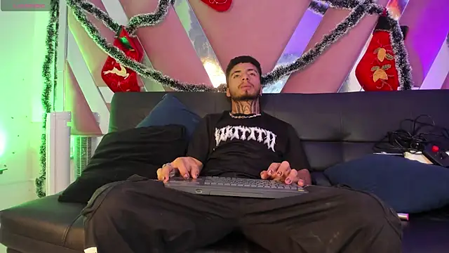 JuanCamiilo 66 online show from 11/18/25, 02:50