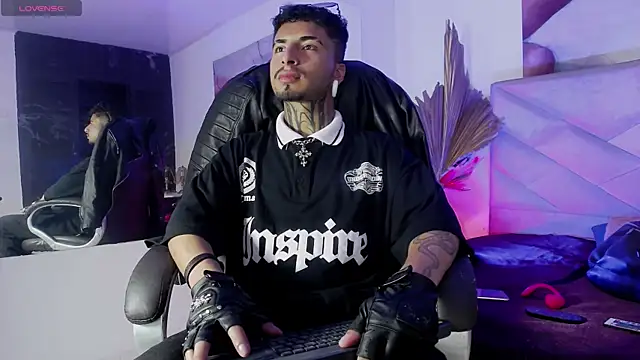 JuanCamiilo 66 online show from 06/18/26, 04:44
