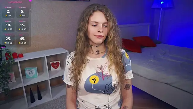 RayaNenlia online show from 02/11/25, 08:15