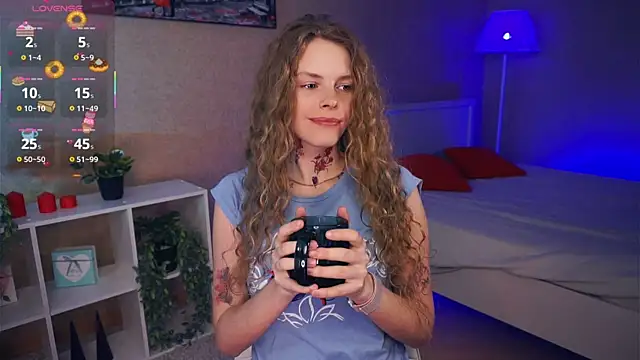 RayaNenlia online show from 03/11/25, 11:12