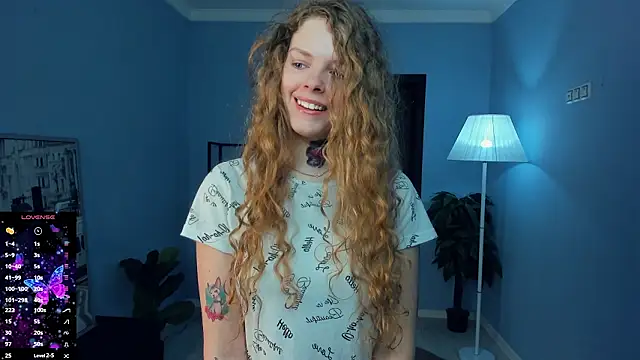 Snapshot of RayaNenlia chatting on 02/15/26, 05:15 RayaNenlia online show from 02/15/26, 05:15