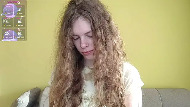 Snapshot of RayaNenlia chatting on 03/13/26, 05:25 RayaNenlia online show from 03/13/26, 05:25