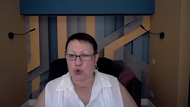 BarbaraTurners online show from 11/17/25, 07:30