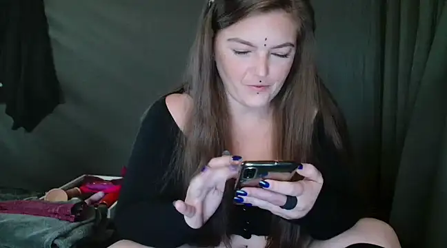 Snapshot of SherineDivine chatting on 12/05/24, 10:44 SherineDivine online show from 12/05/24, 10:44