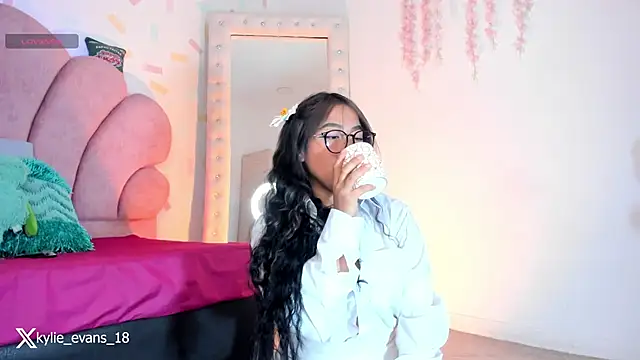 Snapshot of evelyn_evans_1 chatting on 03/09/25, 02:50 evelyn evans 1 online show from 03/09/25, 02:50