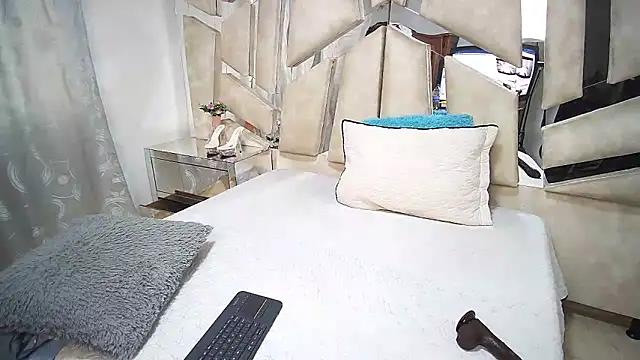 Natalyefoster online show from 02/10/25, 09:47