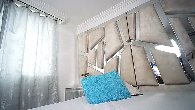 Natalyefoster online show from 02/12/25, 07:56