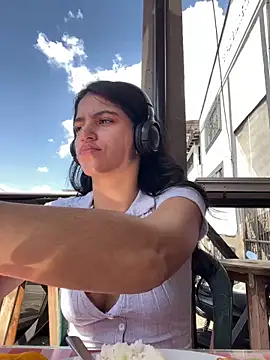 Snapshot of ShawtySlammed chatting on 01/10/25, 07:43 ShawtySlammed online show from 01/10/25, 07:43