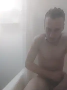 Snapshot of Mrleitenant chatting on 03/11/25, 08:09 Mrleitenant online show from 03/11/25, 08:09