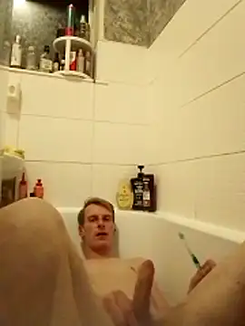 Snapshot of Mrleitenant chatting on 12/02/25, 07:20 Mrleitenant online show from 12/02/25, 07:20