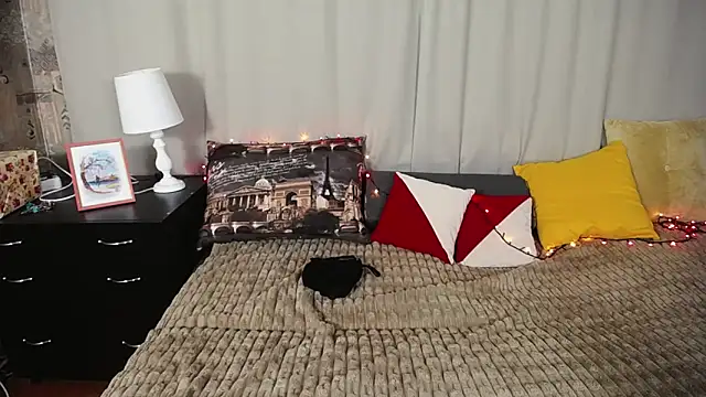 Snapshot of Unusual_G chatting on 01/17/25, 06:04 Unusual G online show from 01/17/25, 06:04