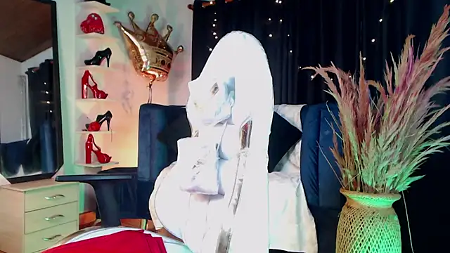 Snapshot of KorayRoussel chatting on 03/07/25, 03:49 KorayRoussel online show from 03/07/25, 03:49